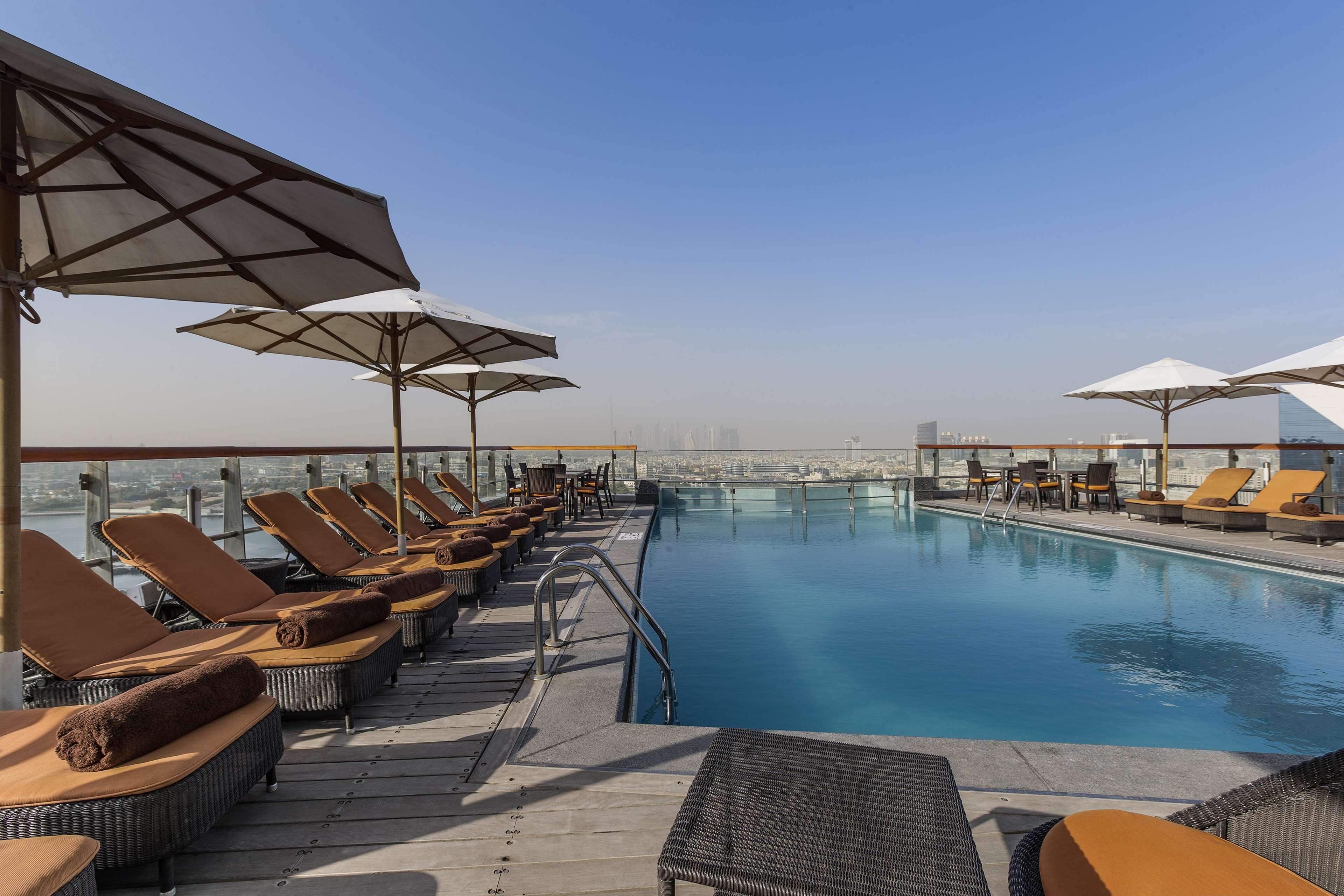 Golden Sands Boutique Hotel-Dubai Creek Εξωτερικό φωτογραφία Rooftop pool at the hotel