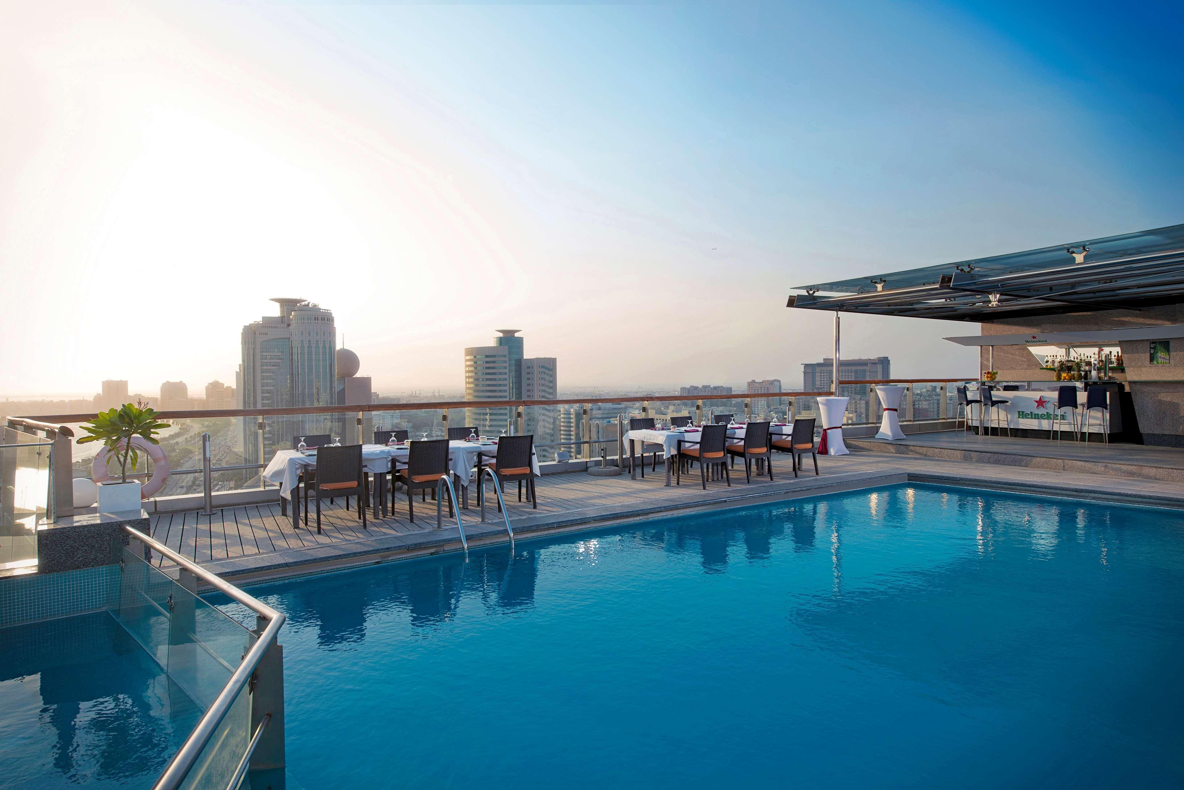 Golden Sands Boutique Hotel-Dubai Creek Εξωτερικό φωτογραφία The swimming pool at the hotel